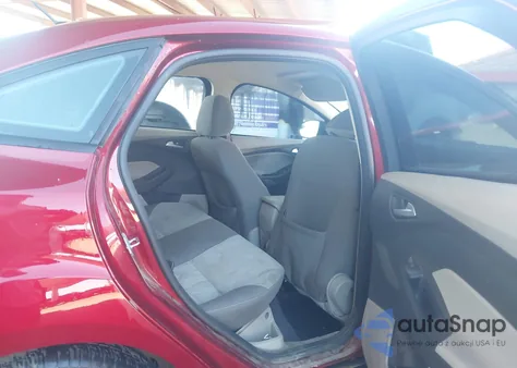 2014 Ford Focus Se z USA, uszkodzony, nr VIN 1FADP3F25EL413843